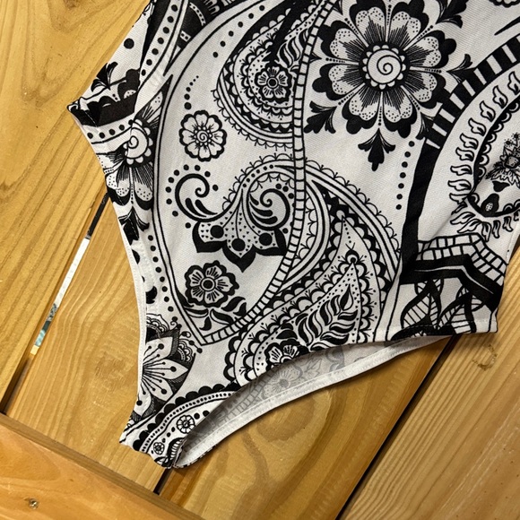 Black and White Kids One Piece - Picture 3 of 4